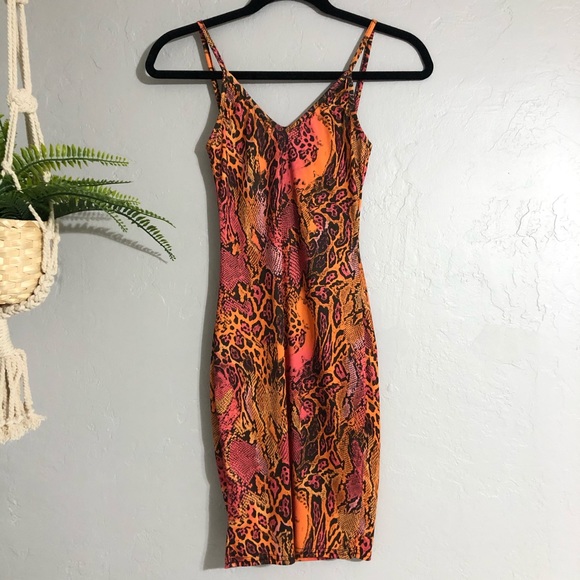 Pretty Little Thing Dress - Picture 4 of 7